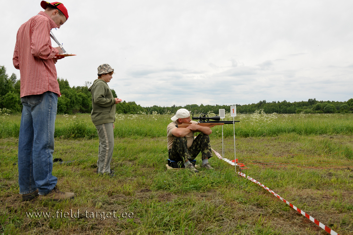 Aroni grupp tulejoonel